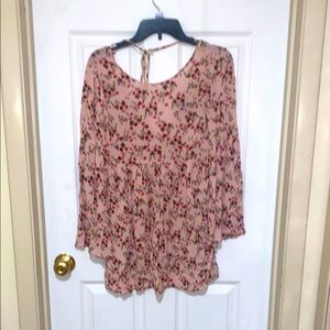 Must Bundle For $3 Deal! Forever 21 pretty pink floral blouse